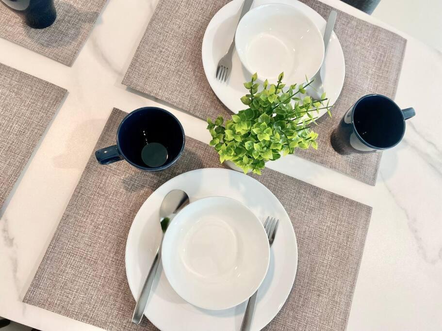 Mansion One Suites - Seaview Modern 2 Bedroom Suites George Town Ngoại thất bức ảnh