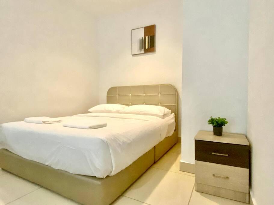 Mansion One Suites - Seaview Modern 2 Bedroom Suites George Town Ngoại thất bức ảnh
