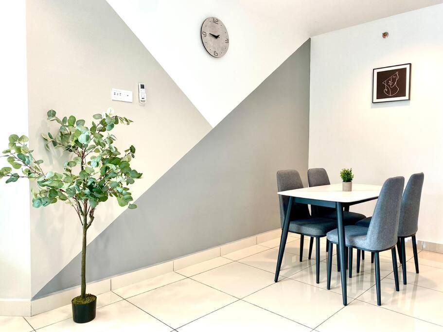 Mansion One Suites - Seaview Modern 2 Bedroom Suites George Town Ngoại thất bức ảnh