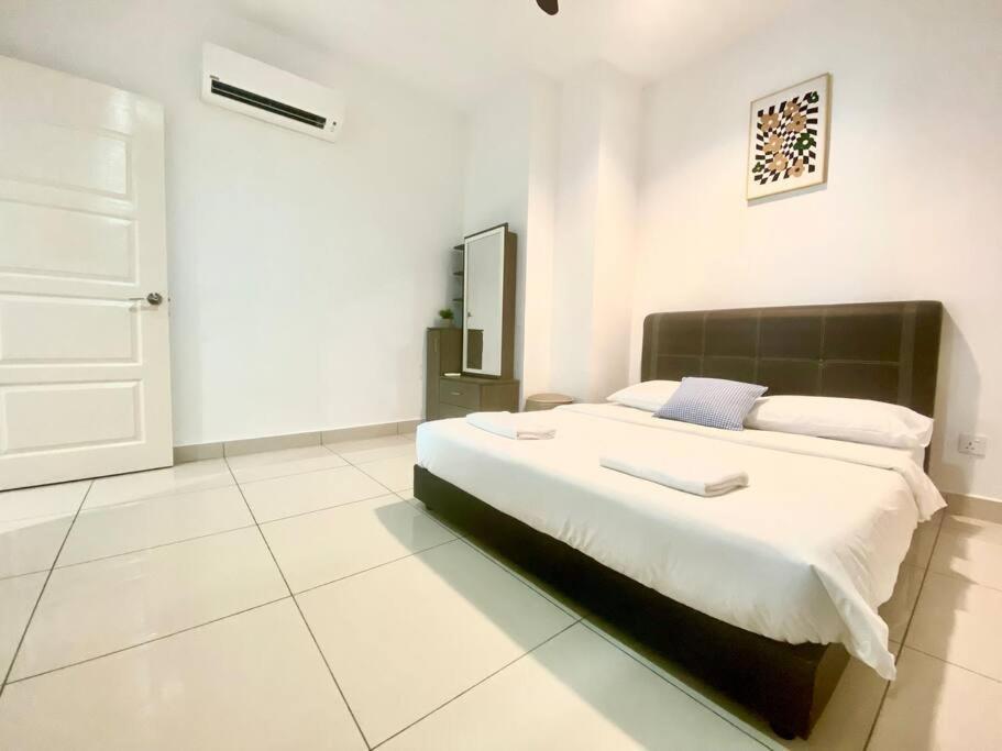 Mansion One Suites - Seaview Modern 2 Bedroom Suites George Town Ngoại thất bức ảnh