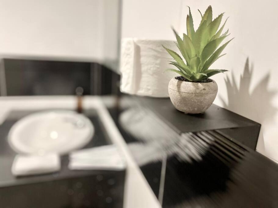 Mansion One Suites - Seaview Modern 2 Bedroom Suites George Town Ngoại thất bức ảnh