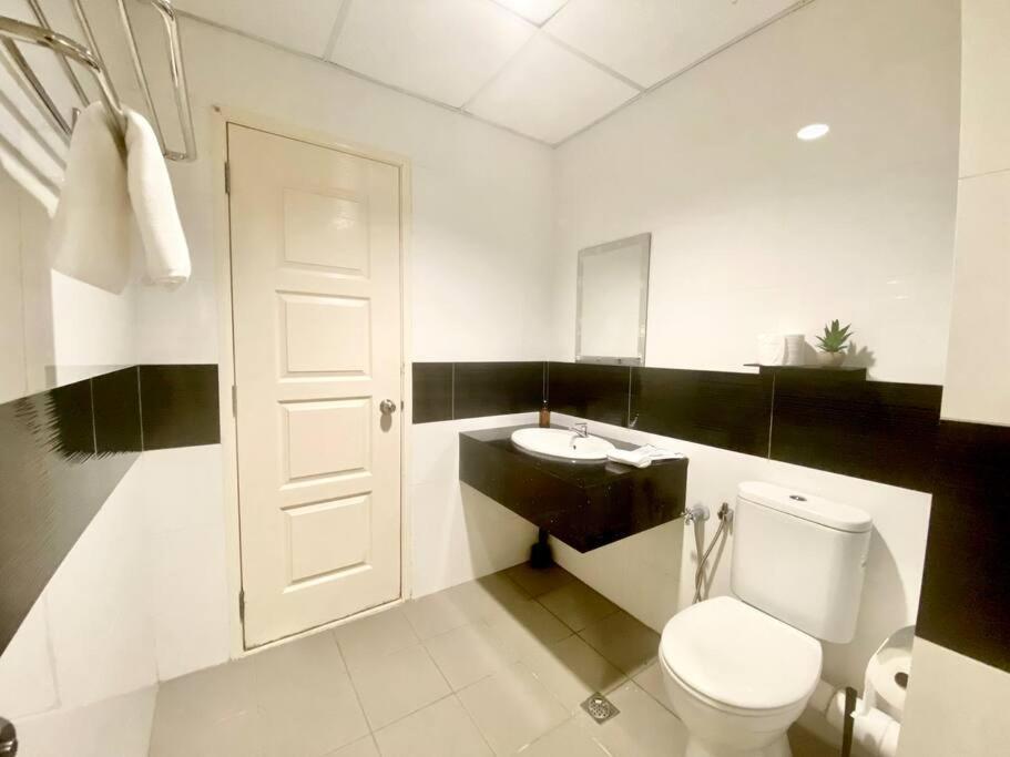 Mansion One Suites - Seaview Modern 2 Bedroom Suites George Town Ngoại thất bức ảnh