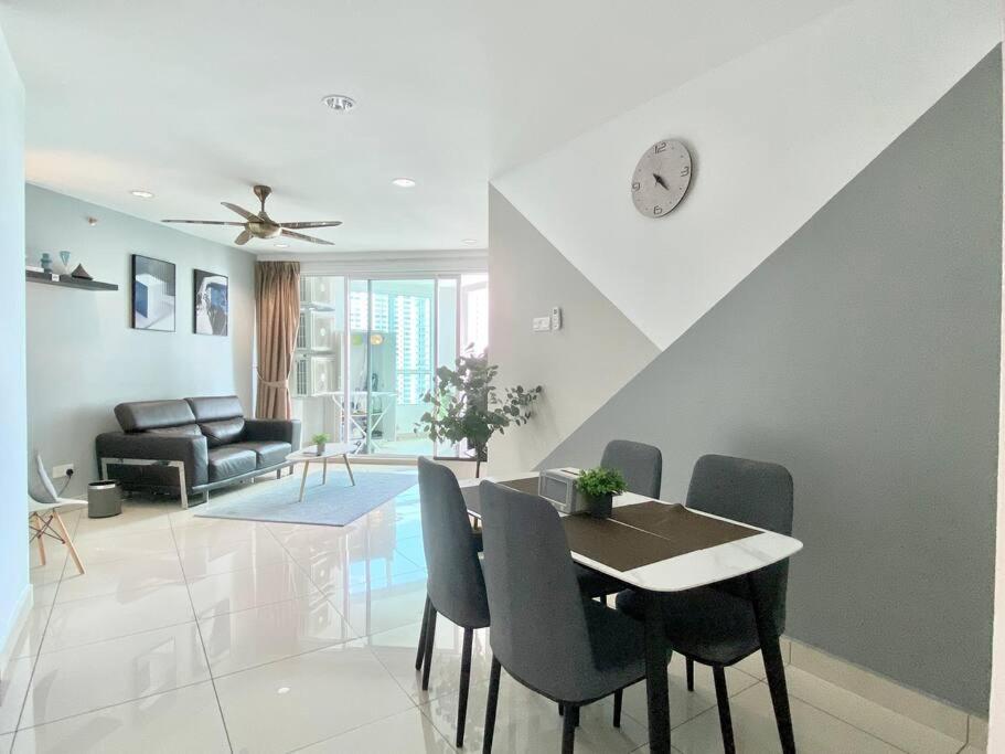 Mansion One Suites - Seaview Modern 2 Bedroom Suites George Town Ngoại thất bức ảnh