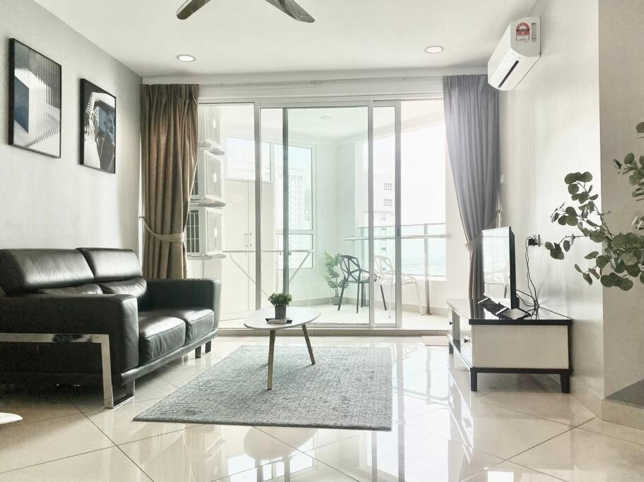 Mansion One Suites - Seaview Modern 2 Bedroom Suites George Town Ngoại thất bức ảnh