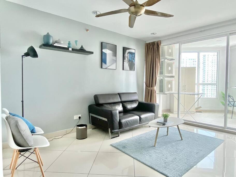 Mansion One Suites - Seaview Modern 2 Bedroom Suites George Town Ngoại thất bức ảnh